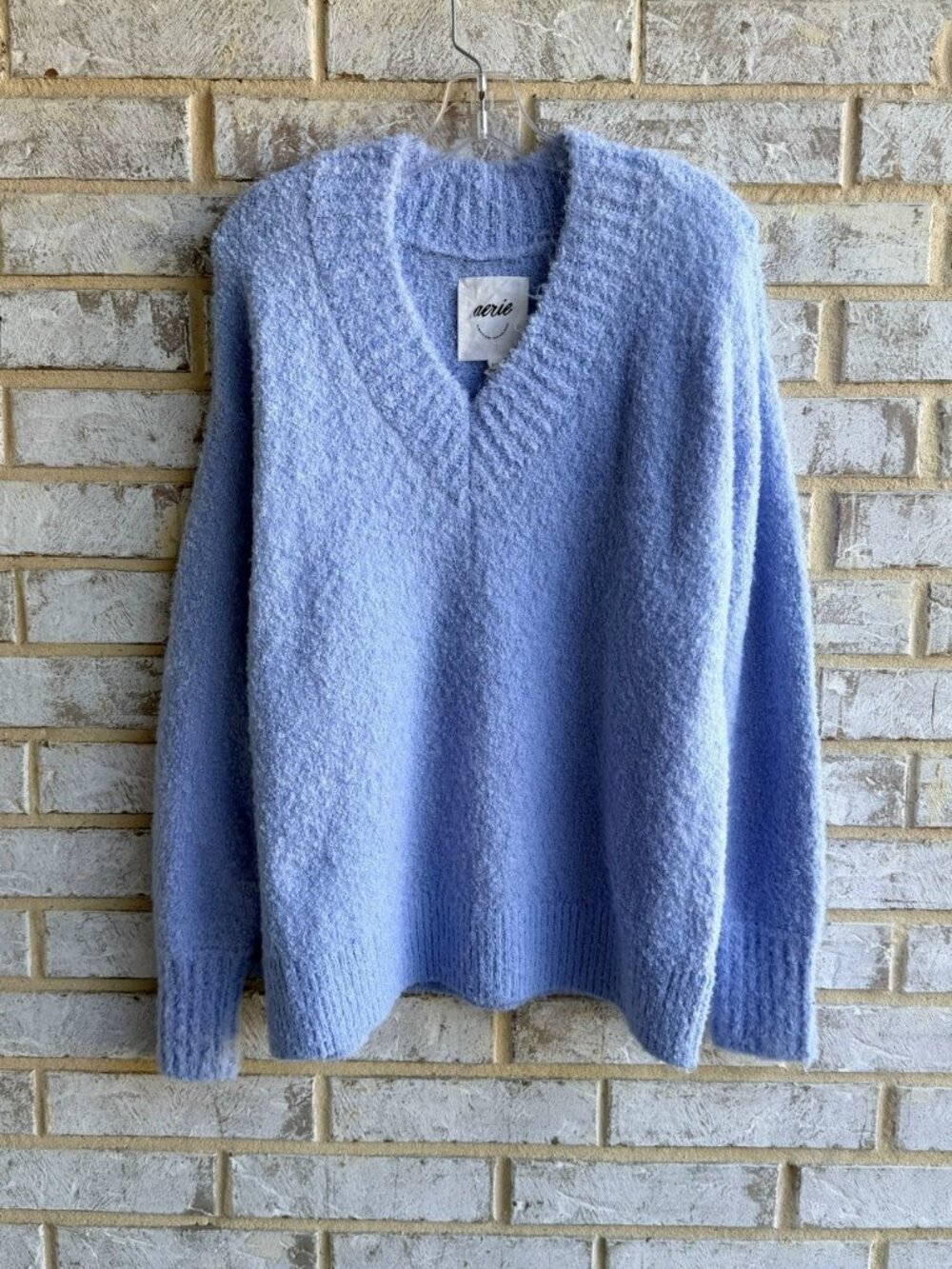 AERIE Long Sleeve V-Neck Blue Teddy Boucle Sweater Women's Size S.